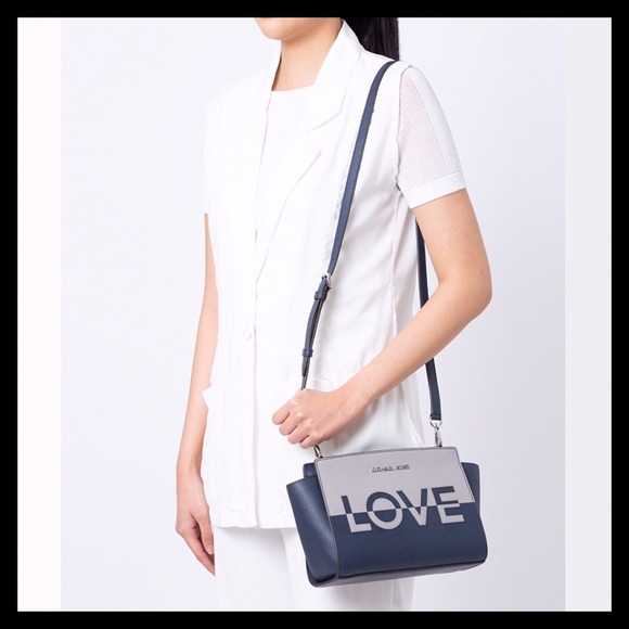 Michael Kors Selma Medium Leather Cross Body Bag - Picture 6 of 6